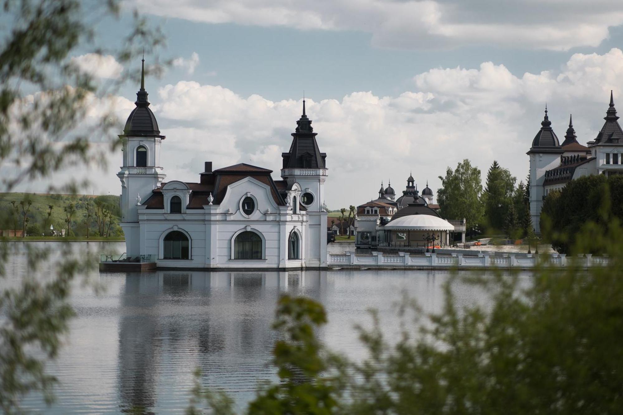 Edem Resort Medical & Spa Strelki  エクステリア 写真