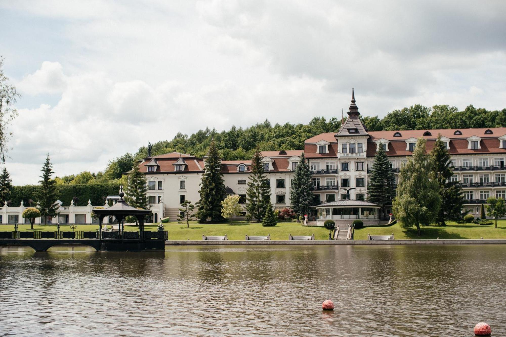 Edem Resort Medical & Spa Strelki  エクステリア 写真